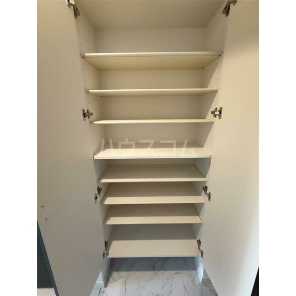 ����14