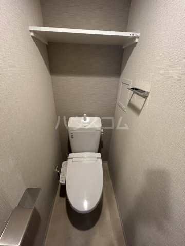 ����4