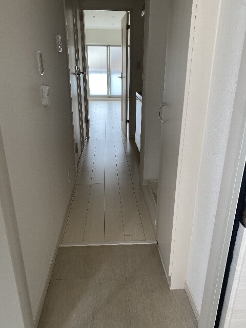 ����18