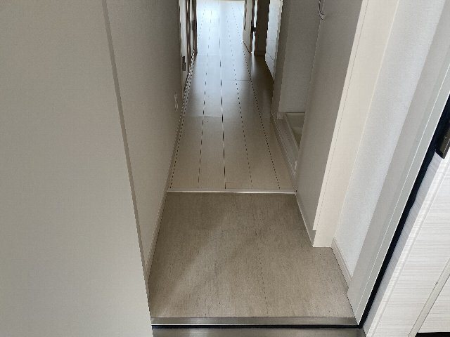 ����8