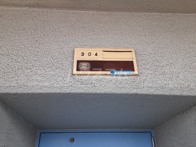 ����26