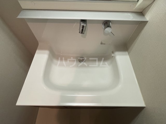 ����17