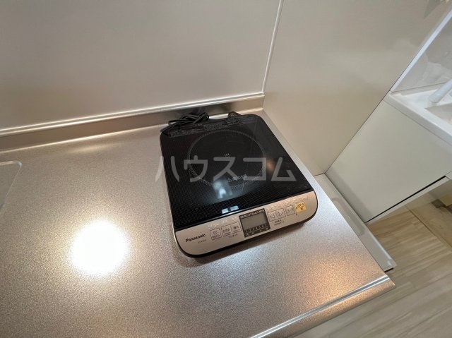����21