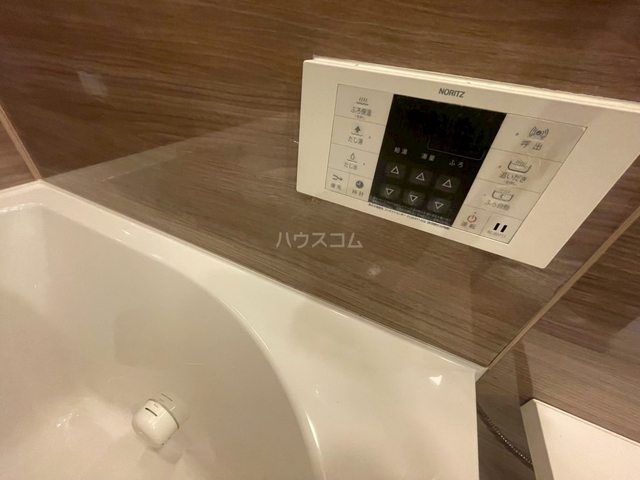 ����21