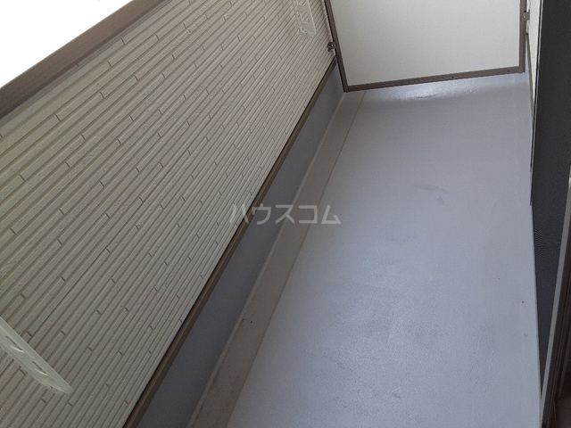 ����12