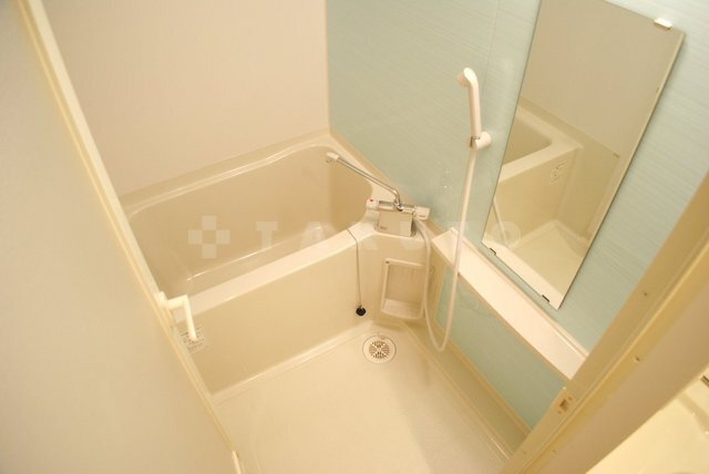 ����17