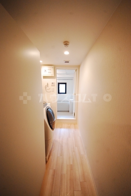 ����8