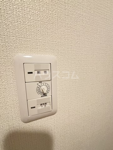 ����16