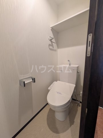 ����4