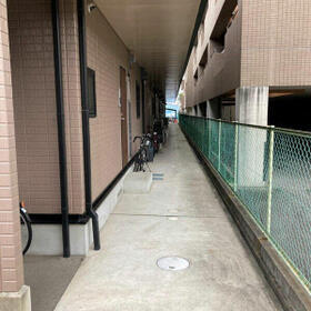 ����3