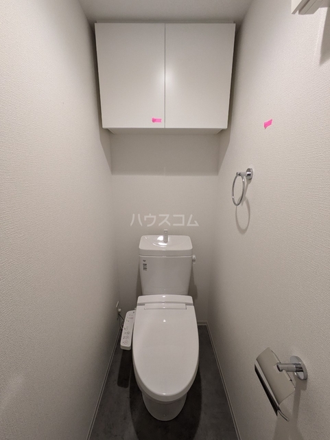 ����4