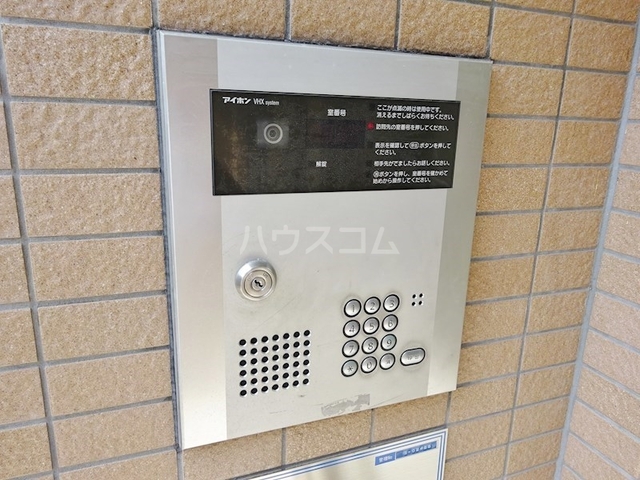 ����10