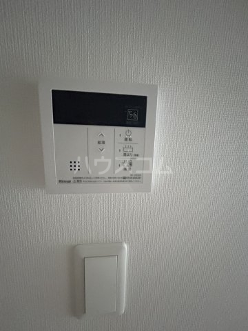 ����16
