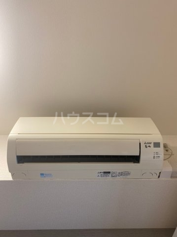 ����15