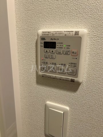 ����13