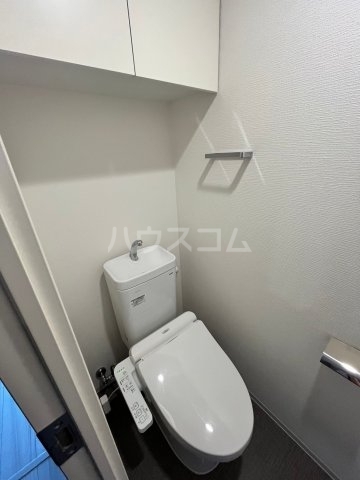 ����4