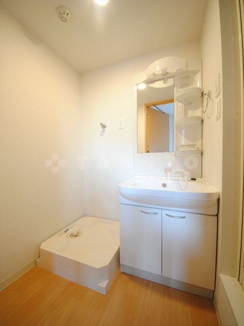 ����5
