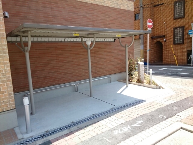 ����11
