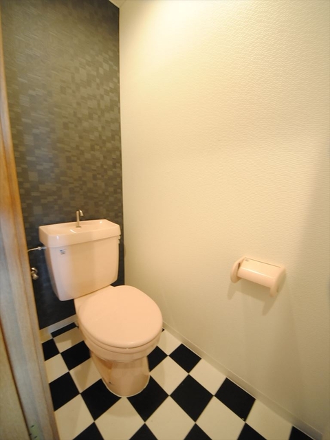 ����4