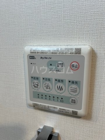 ����15