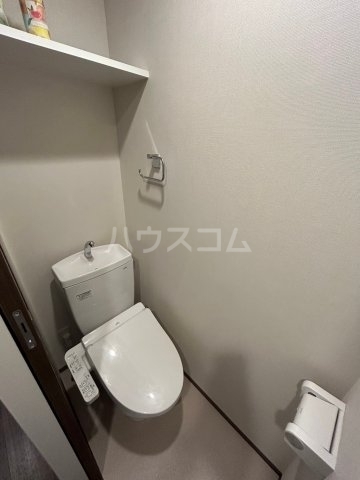 ����4