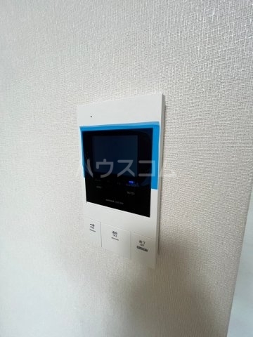 ����10