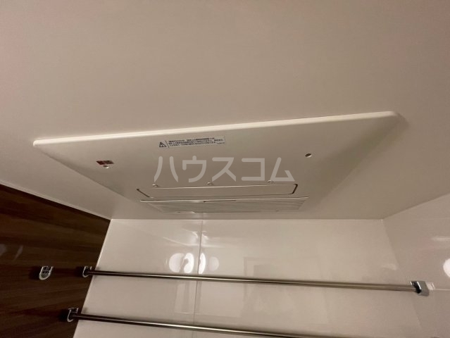 ����20