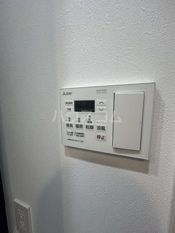 ����9