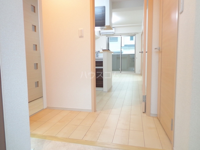 ����11
