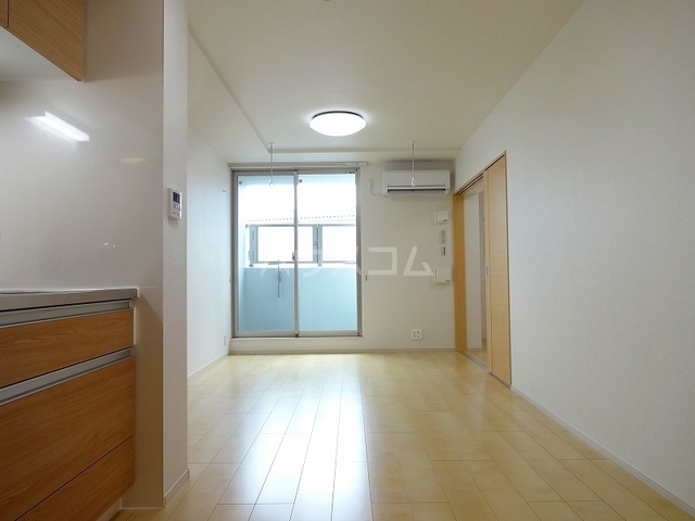����13