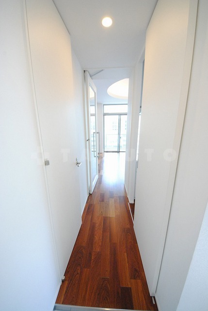 ����13