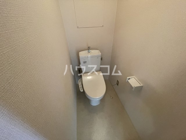 ����4