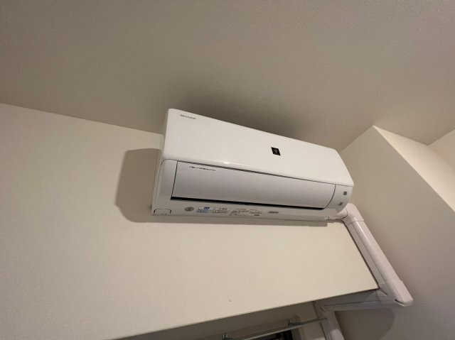 ����12