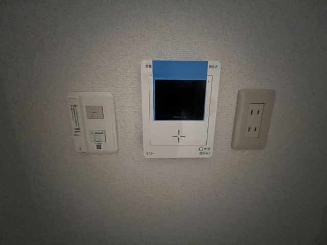 ����11