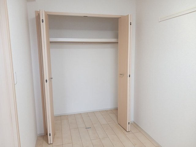����8