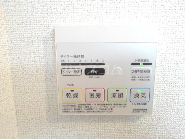 ����10