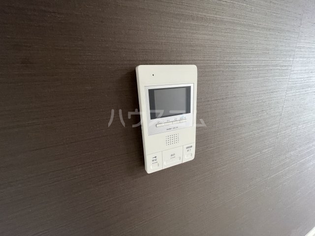 ����16