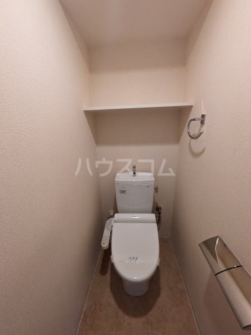 ����4