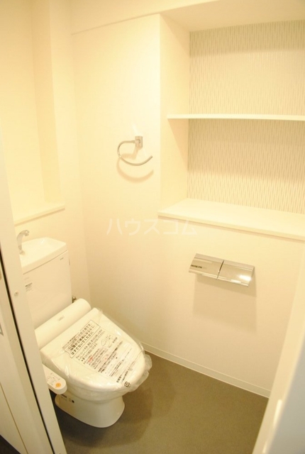����4