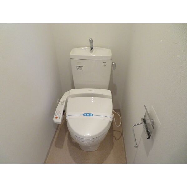 ����4