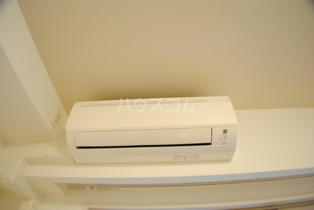 ����15