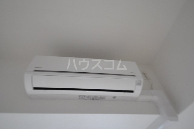 ����9