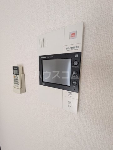 ����12