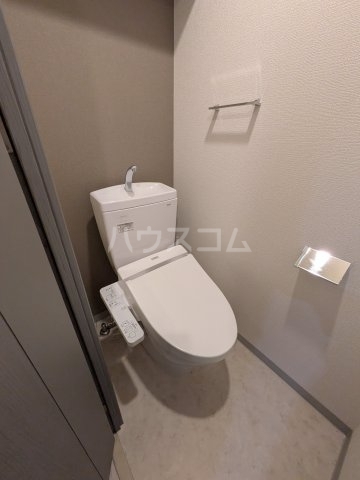 ����4