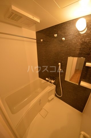 ����3