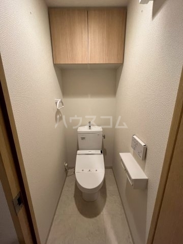 ����4