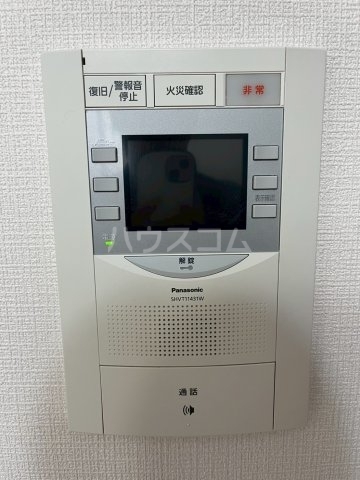 ����12