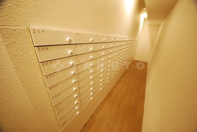 ����3