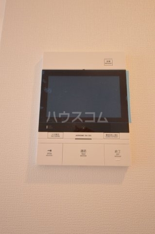 ����12