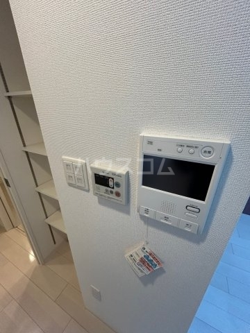 ����20